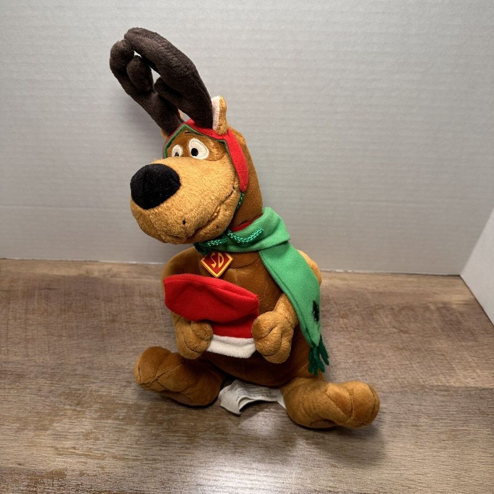 Gemmy Scooby Doo Singing 14" Plush Talking Christmas‎ Reindeer Scarf Stocking